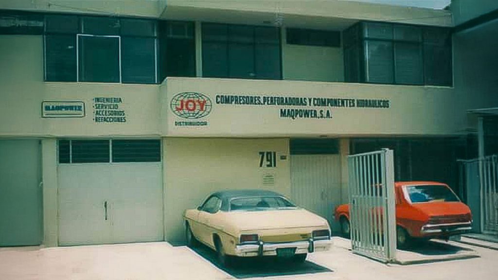 Fachada de Maqpower en 1981 cuando inició operaciones como Compresores, Perforadoras y Componentes Hidráulicos Maqpower, S.A.